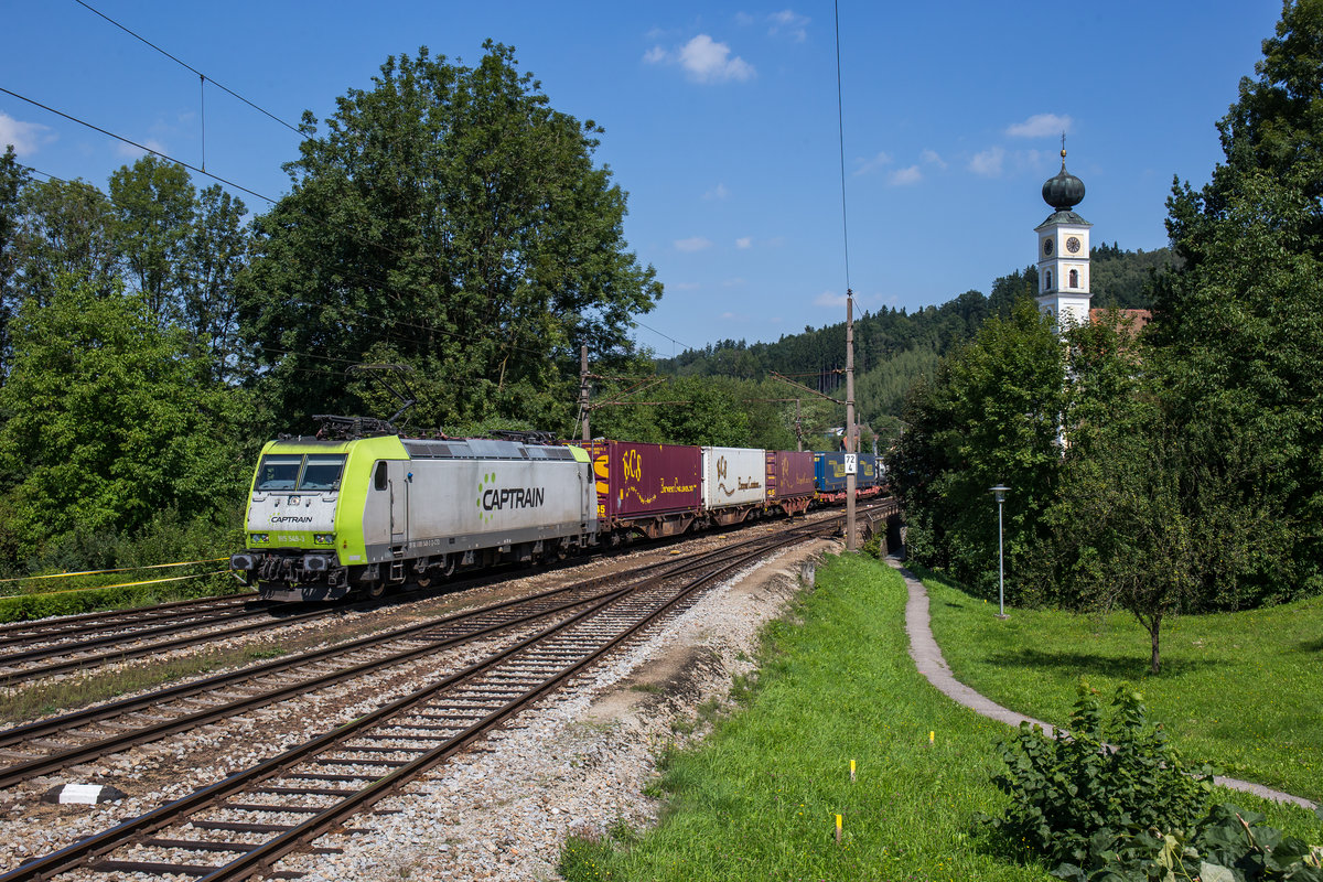 185 549-3 mit einem Containerzug am 23. September 2017 bei Wernstein.