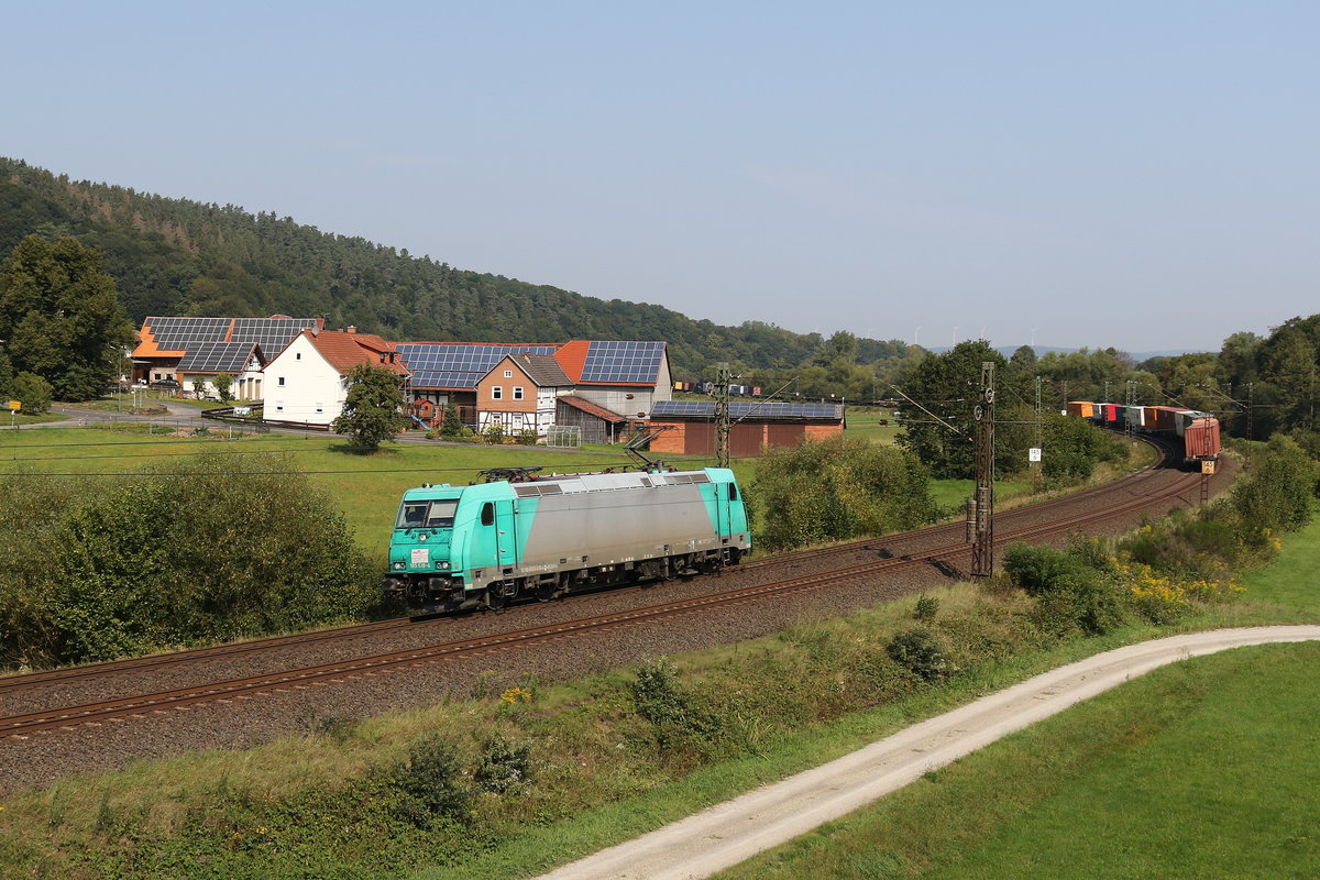 185 619 der  HLG  war am 27. August 2019 bei Hermannspiegel in Richtung Fulda unterwegs.