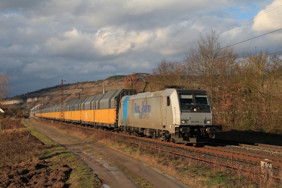 185 676-4 der  Rurtal-Bahn  am 19. Februar 2014 bei Thüngersheim.