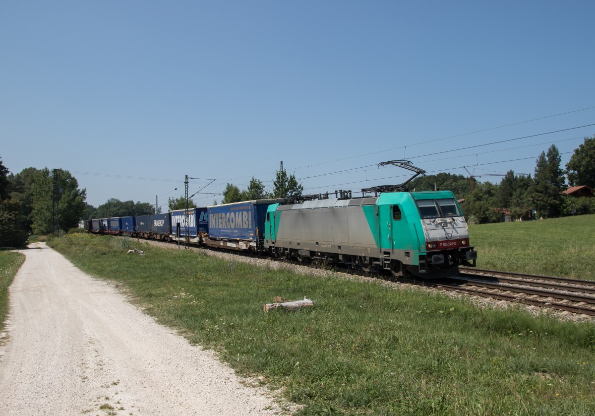 186 247-3 war am 9. August 2015 bei bersee in Richtung Salzburg unterwegs.