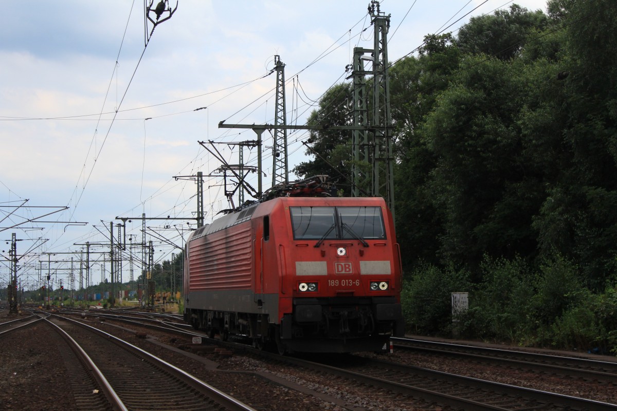 189 013-6 auf dem Weg zum nchsten Einsatz. Aufgenommen am 31. Juli 2013 in Hamburg-Harburg.