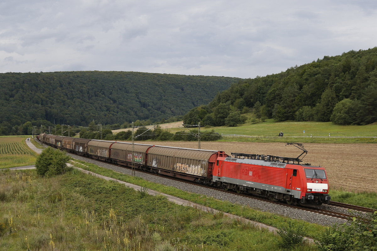 189 024-3 auf der Fahrt in Richtung Wrzburg. Aufgenommen am 18. August 2017 bei Harrbach im Maintal.