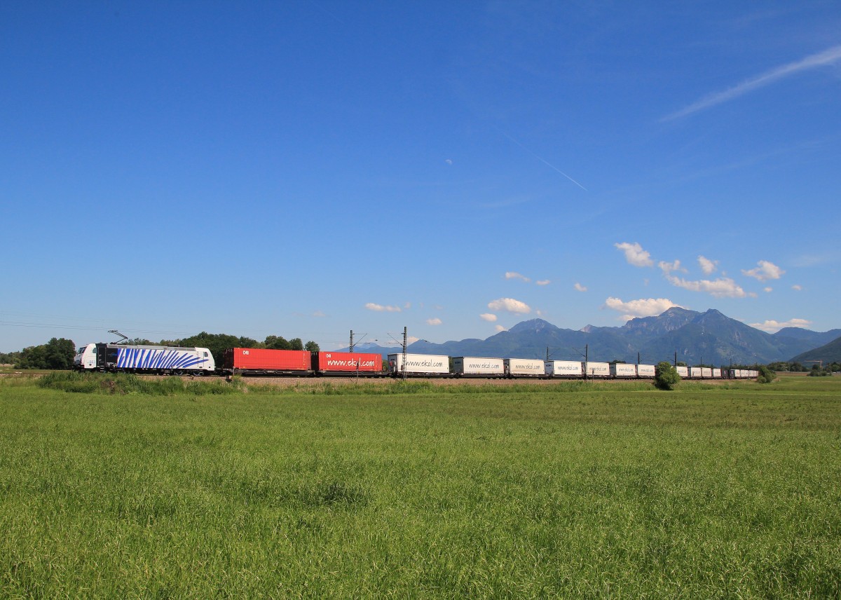 189 663 mit dem  Ekol-Zug  am 6. Juni 2014 bei Weisham.