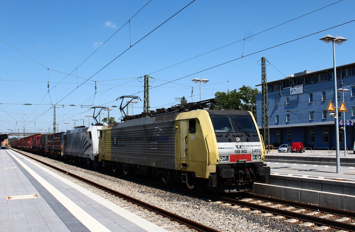 189 902 und 185 662 am 26. Mai 2012 bei der durchfahrt des Bahnhofs von Rosenheim.