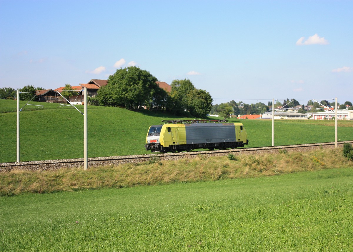 189 930-1 als Lokzug am 30. August 2013 kurz nach Traunstein.