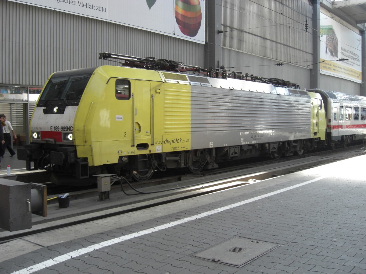 189 989 kurz nach der Ankunft am 4. Juni 2010 im Mnchner Hauptbahnhof.