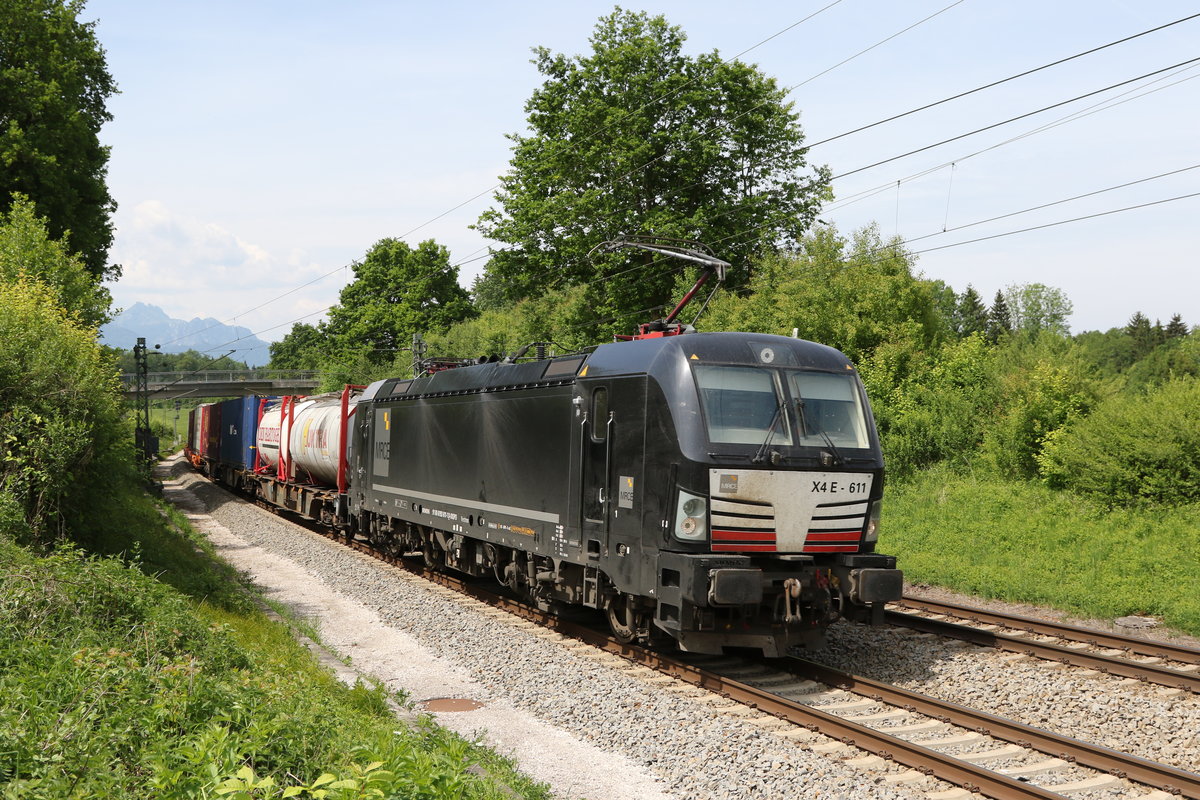 193 611 mit einem KLV aus Mnchen kommend am 22. Mai 2020 bei Grabensttt im Chiemgau.