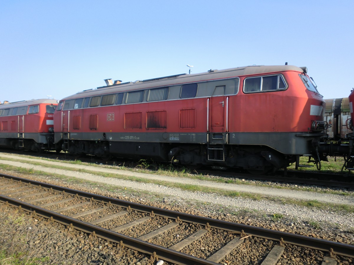 225 071-0 war am 17. April 20111 in Mhldorf abgestellt.