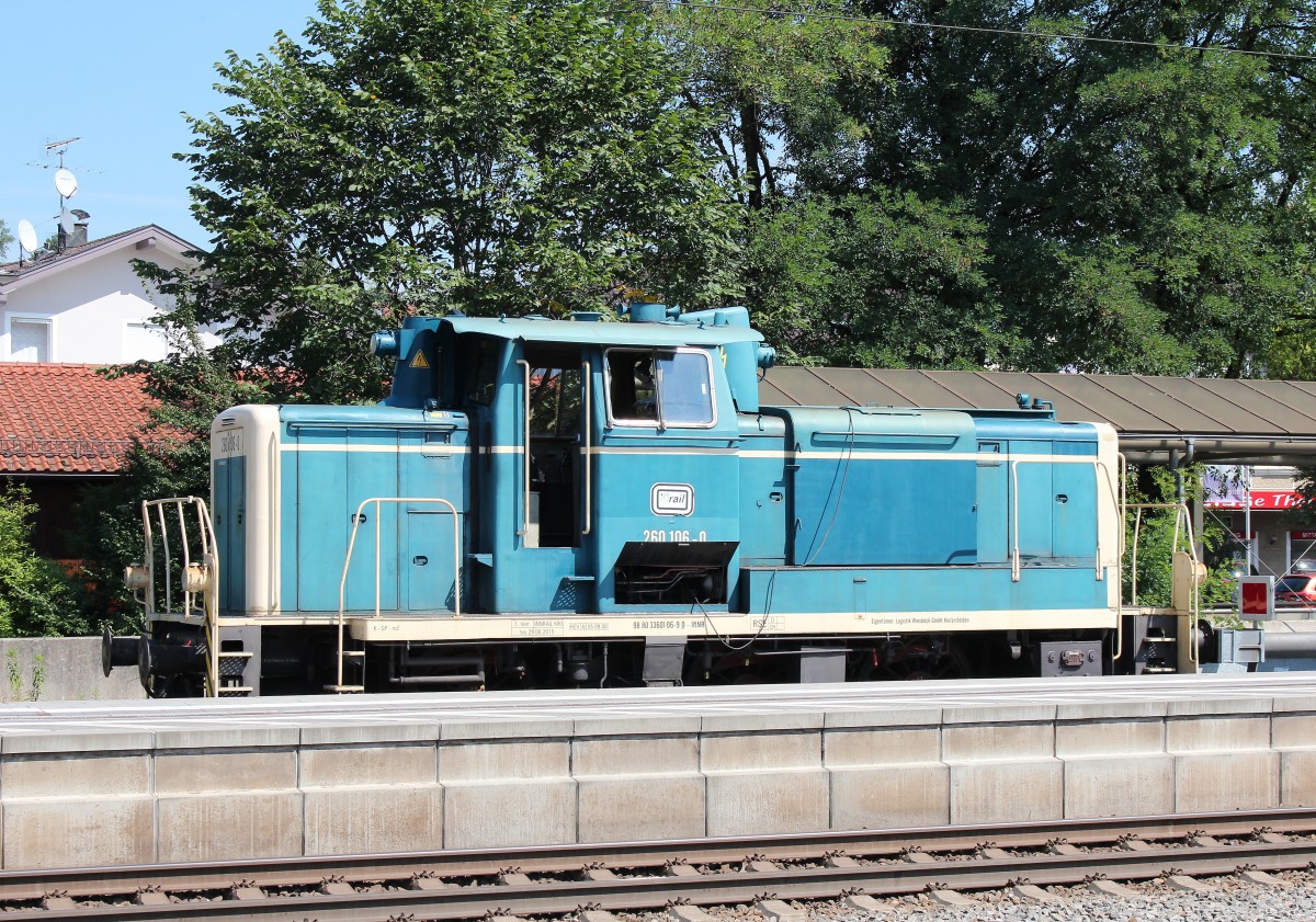 260 106-0 stand am 22. August 2015 im Bahnhof von Bad Endorf.