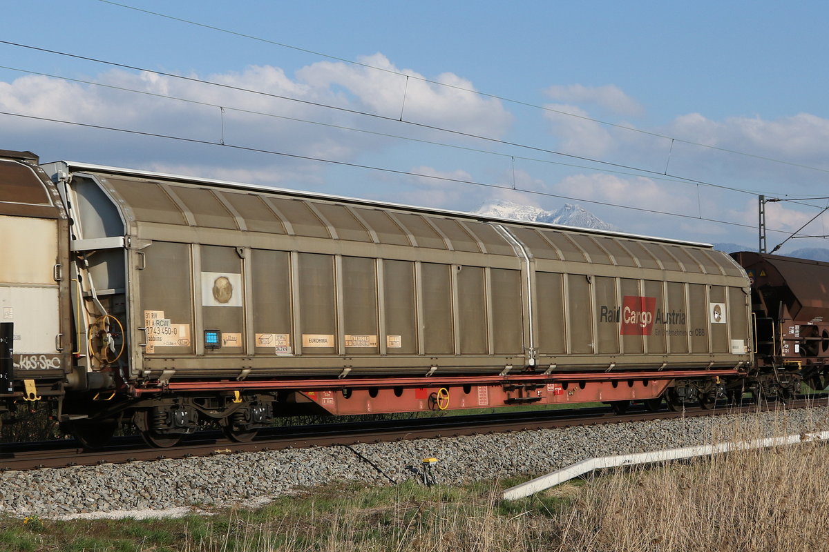 2743 450 (Habbiins) von  Rail Cargo Austria  am 16. April 2021 bei Bernau.