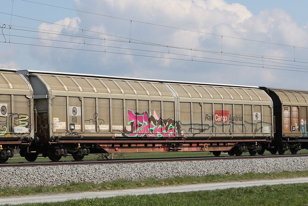 2893 239 (Habbiilns) von  Rail Cargo Austria  am 16. April 2021 bei bersee.