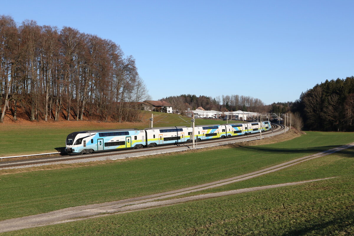 4010 030 war am 18. Dezember 2023 bei Axdorf in Richtung Mnchen unterwegs.