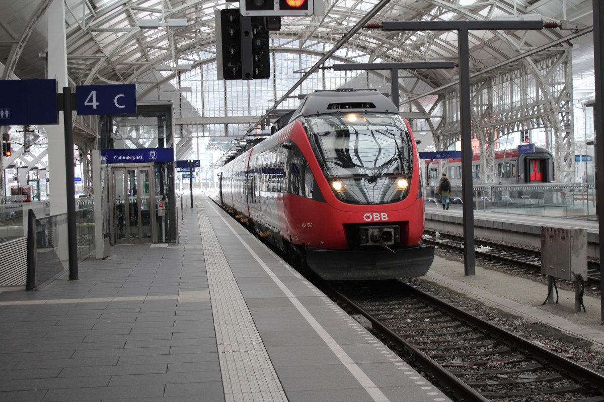 4024 126-7 bei der Einfahrt in den Salzburger Hauptbahnhof am 5. Januar 2015.