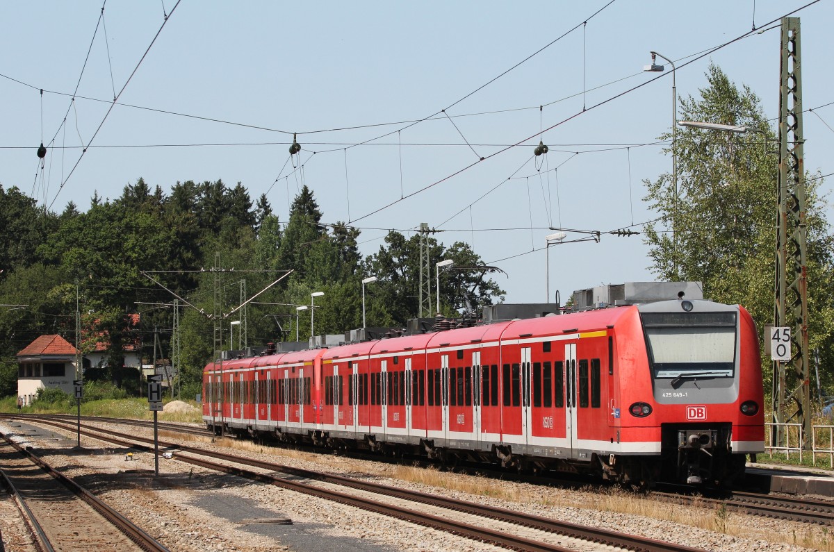 425 546-9 am 5. August 2013 im Bahnhof von Assling.