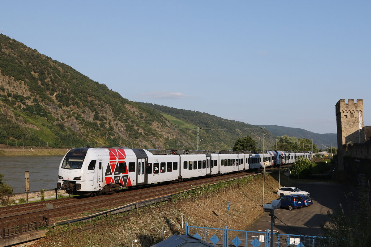 429 614 der  SWEX  auf dem Weg nach Koblenz am 20. Juli 2021 bei Oberwesel.