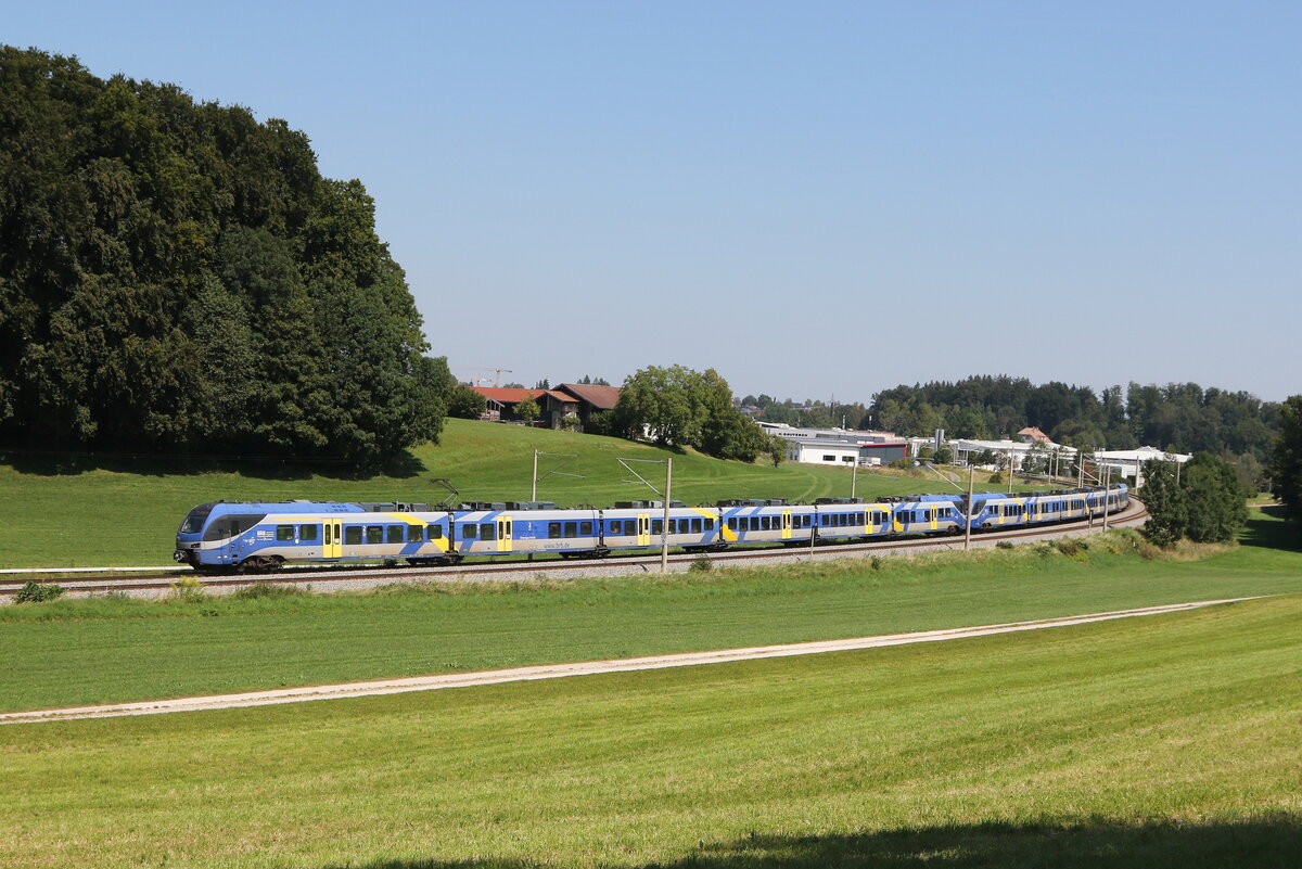 430 004 auf dem Weg nach Mnchen am 22. August 2023 bei Axdorf.