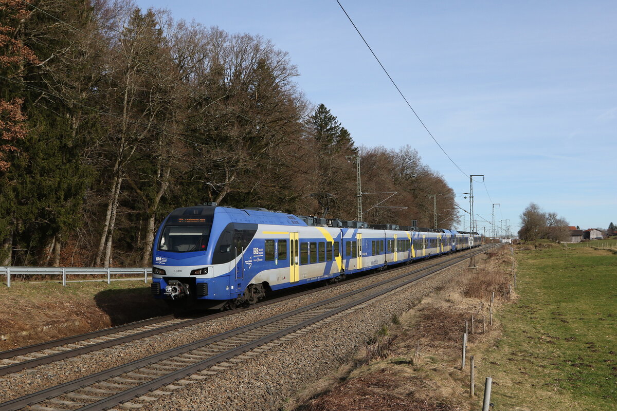 430 028 und 430 018 auf dem Weg nach Mnchen am 21. Februar 2024 bei Hufschlag/Traunstein.