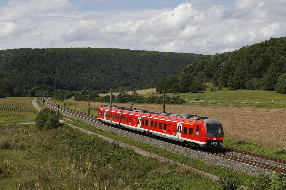 440 810 auf dem Weg nach Wrzburg am 18. August 2017 bei Harrbach.