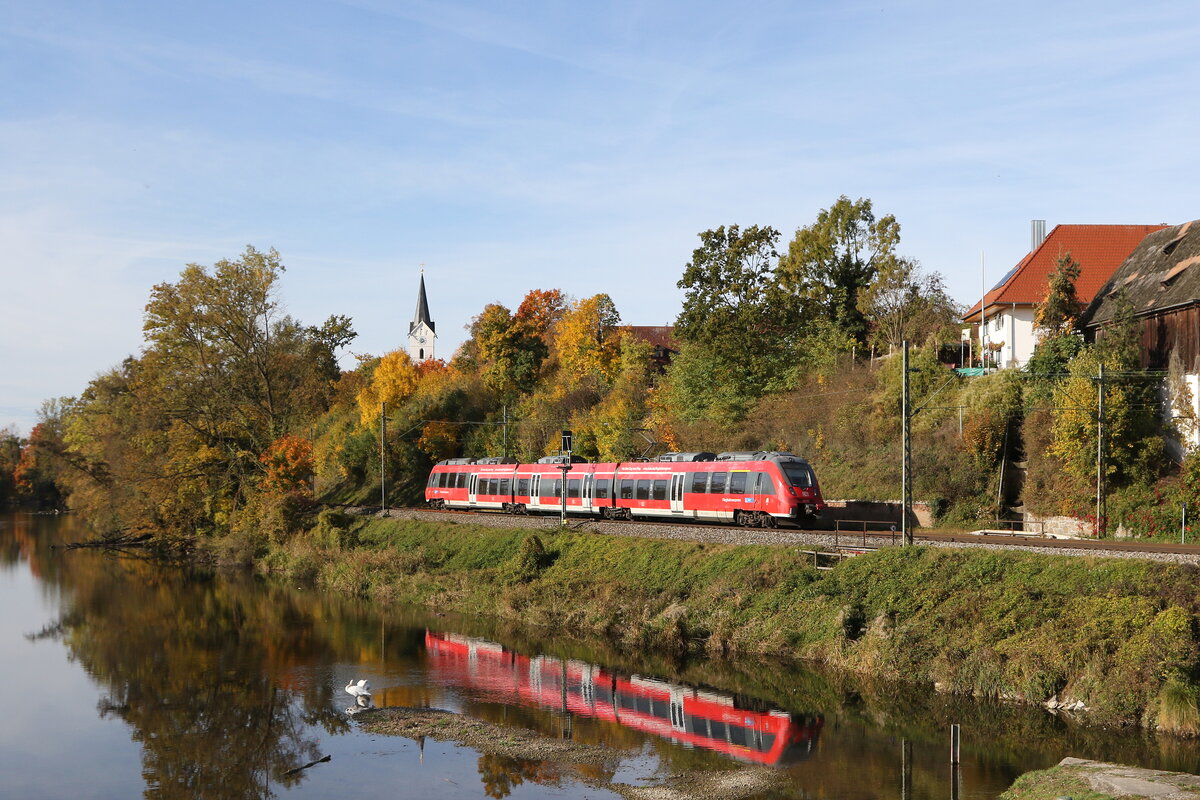 442 602 aus Mnchen kommend am 29. Oktober 2023 bei Volkmannsdorf.