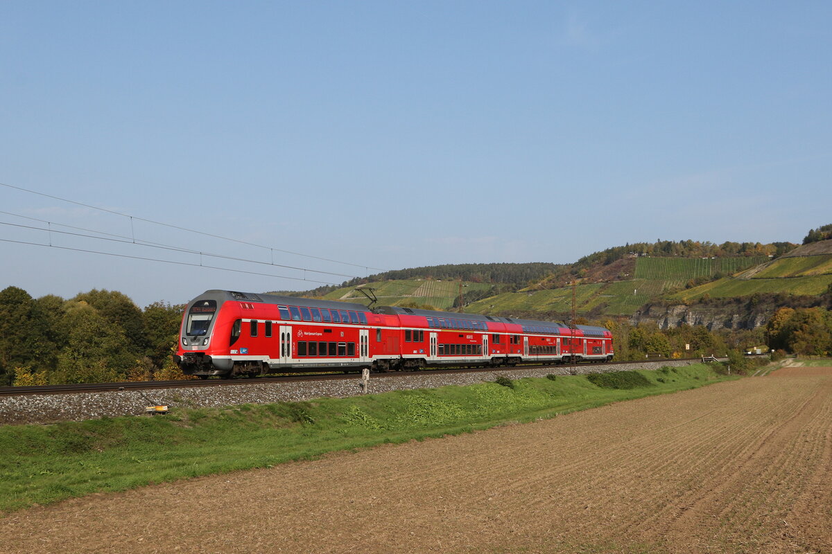 445 057 auf dem Weg nach Wrzburg am 12. Oktober 2022 bei Himmelstadt im Maintal.