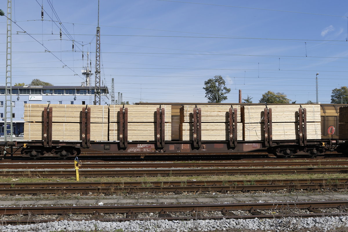 4723 693-0 (Snps) am 2. Oktober im Bahnhof von Rosenheim.