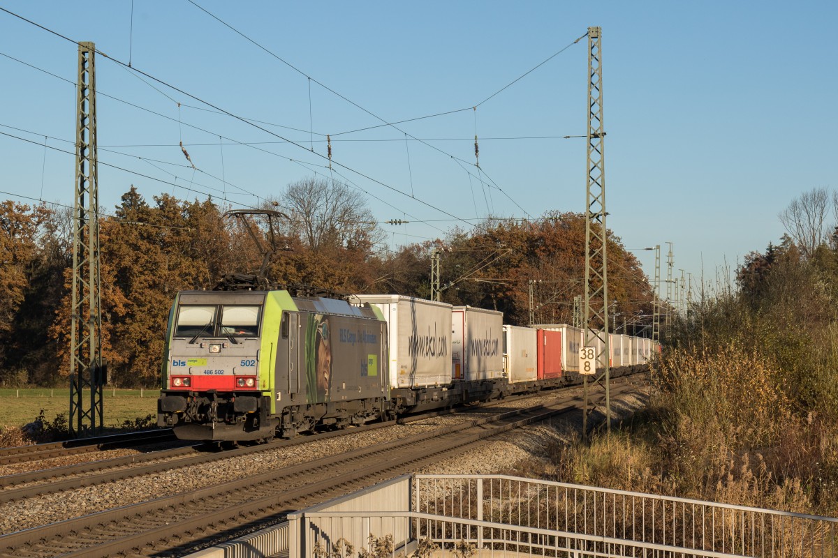 486 502 mit dem  EKOL -Zug am 3. November 2015 kurz vor bersee am Chiemsee.