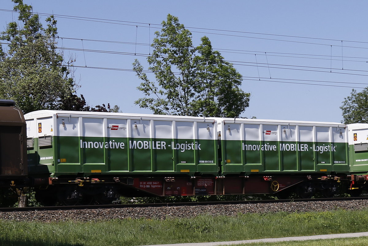 4932 346 (Sggmrrss-y) von  Rail Cargo Logistics  am 8. Mai 2018 bei Prien.