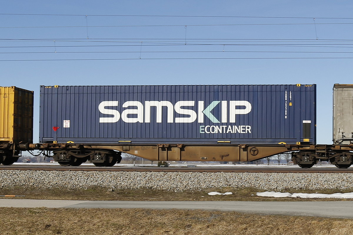 4954 143 (Sggmrs) mit einem  Samskip-Container  am 16. Februar 2019 bei bersee.