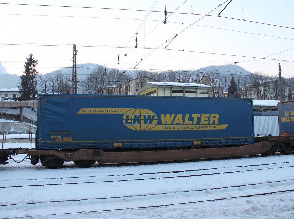 4992 067-7 am 7. Februar 2015 im Bahnhof von Kufstein.