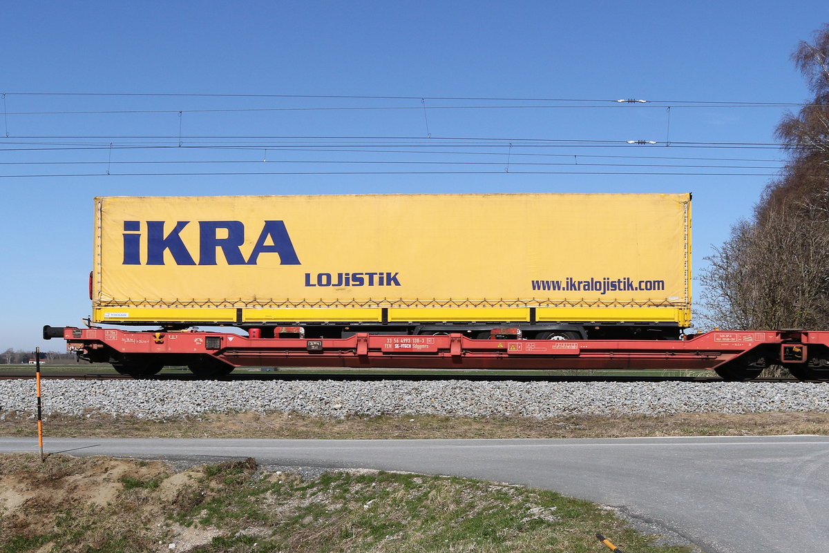 4993 138 (Sdggmrs) mit einem Auflieger von  IKRA-Logistik  am 15. Mrz 2020 bei bersee.