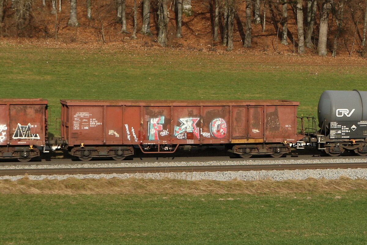5358 240 (Eaos-x) am 28. Dezember 2023 bei Axdorf.