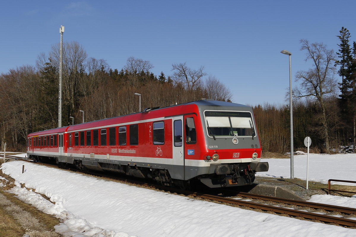 628 519 am Haltepunkt  Umratshausen Ort  der Bahnlinie Prien-Aschau am 23. Februar 2019.