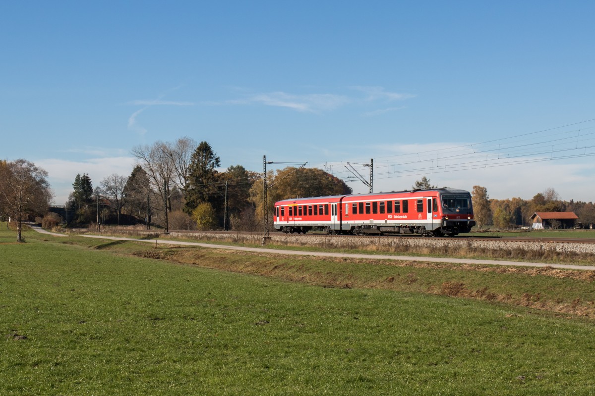 628 612 auf dem Weg nach Freilassing am 3. November 2015 bei bersee am Chiemsee.