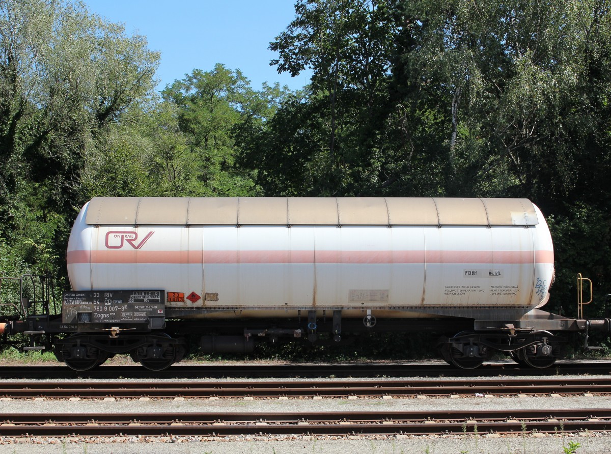 7809 007-9 (Zagns) von  On Rail GmbH  am 26. August 2015 in Marktl.