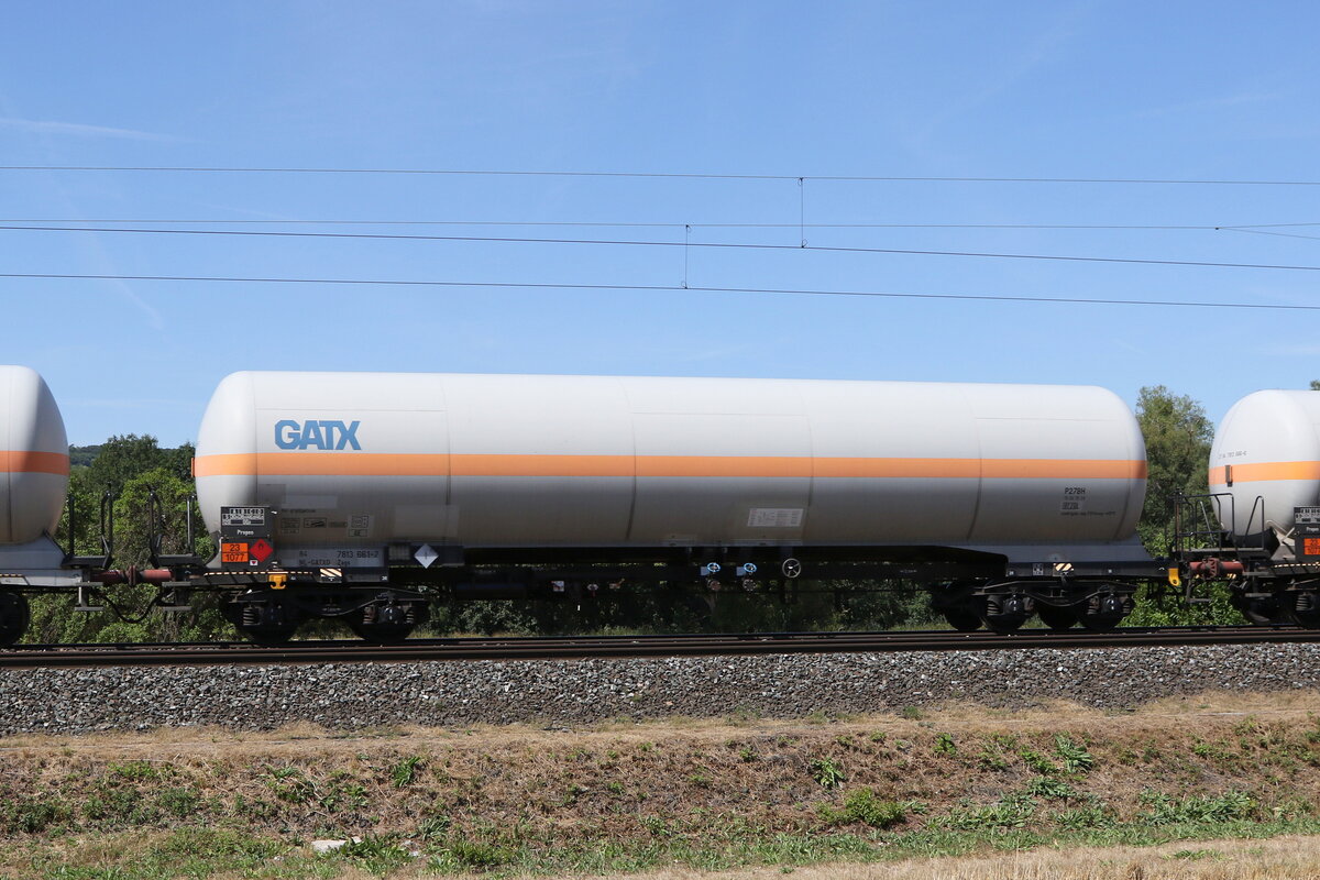 7813 661 (Zags) von  GATX  am 8. August 2022 bei Himmelstadt im Maintal.