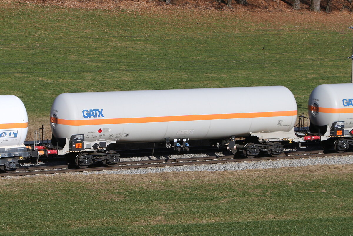 7814 074 (Zags) von  GATX  am 5. Februar 2024 bei Axdorf.