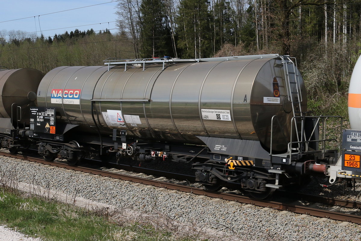 7834 143 (Zacens) von  NACCO  am 15. April 2020 bei Grabensttt.