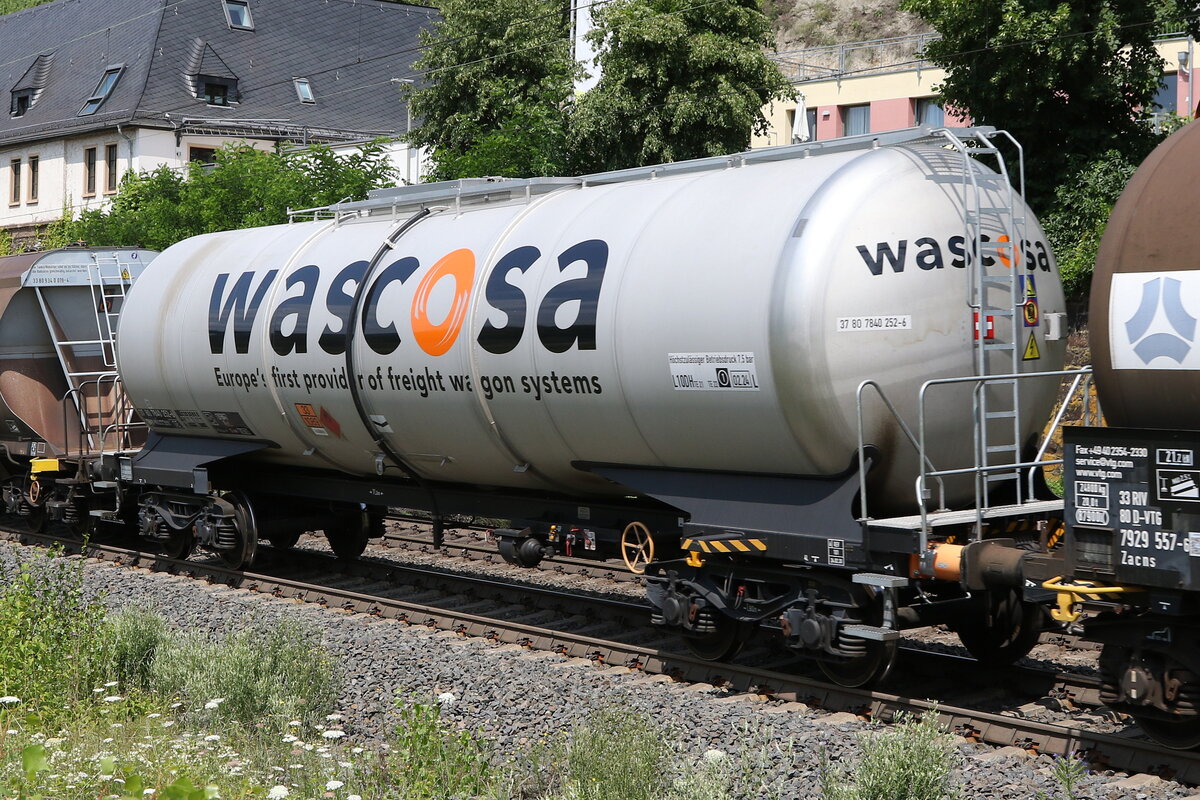 7840 252 (Zacns) von  WASCOSA  am 22. Juli 2021 bei Lorch.
