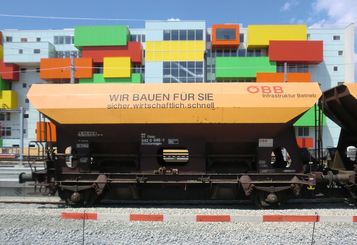 9420 946-1 am 27. Mai 2012 im Salzburger Hauptbahnhof.