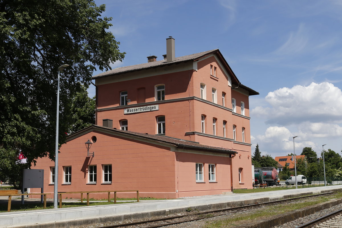 Der Bahnhof von Wassertrdingen am 1. Juni 2019.