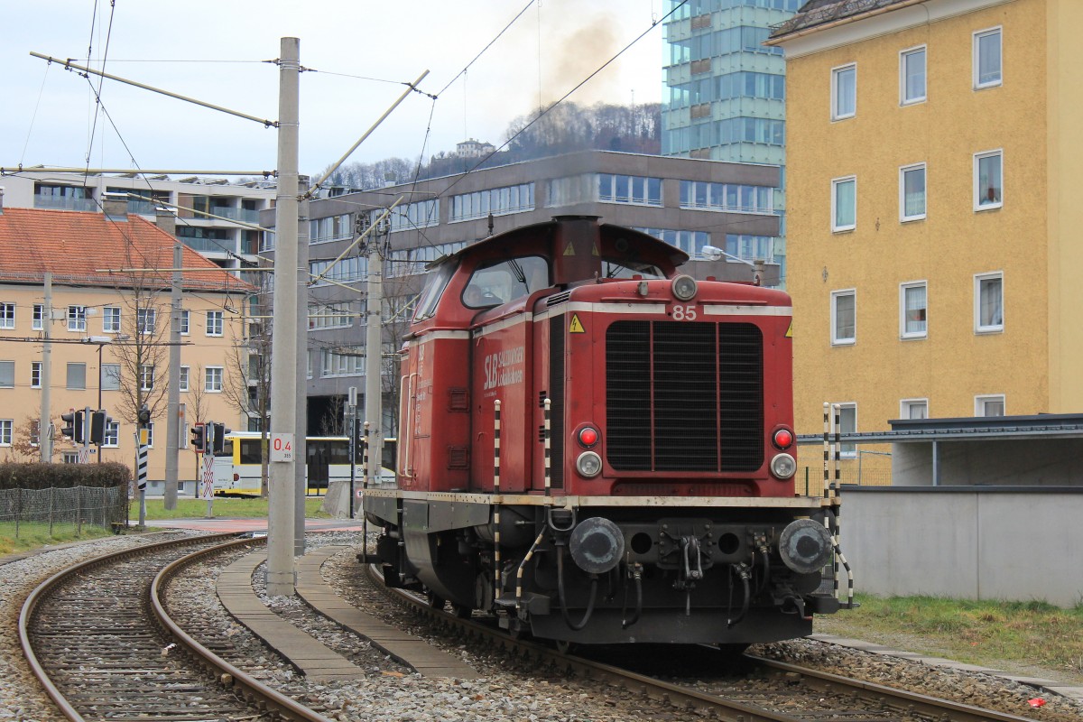 Diesel-Lok- Nr. 85 ist am 3. Januar 2013 auf dem Weg ins Depot.