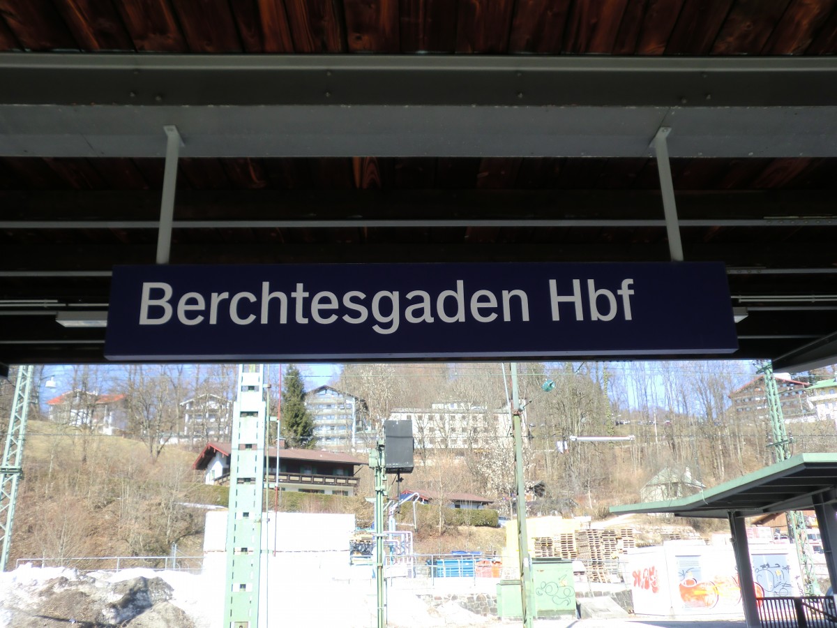 Endstation  Berchtesgaden Hbf  am 8. Mrz 2011.