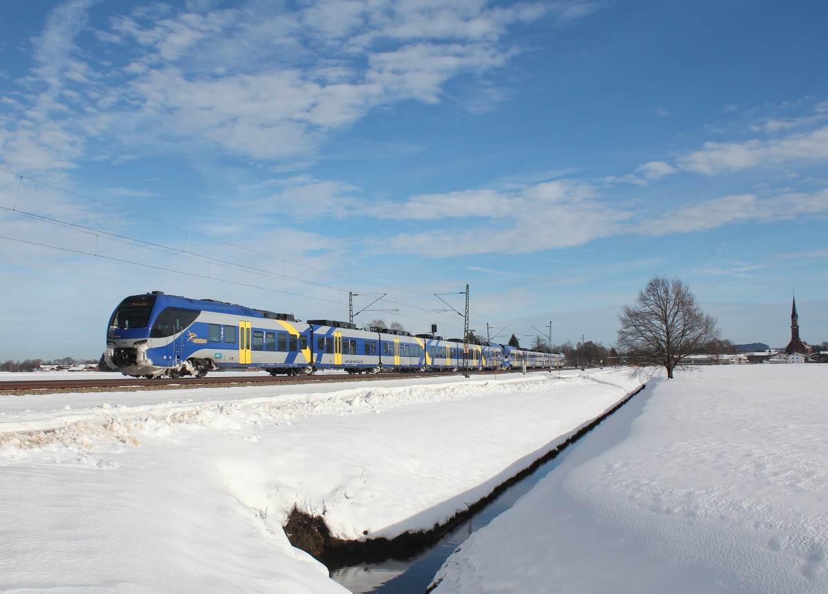 ET 309 an einem herrlichen Wintertag auf dem Weg von Salzburg nach Mnchen. Aufgenommen am 2. Januar 2015 bei bersee.