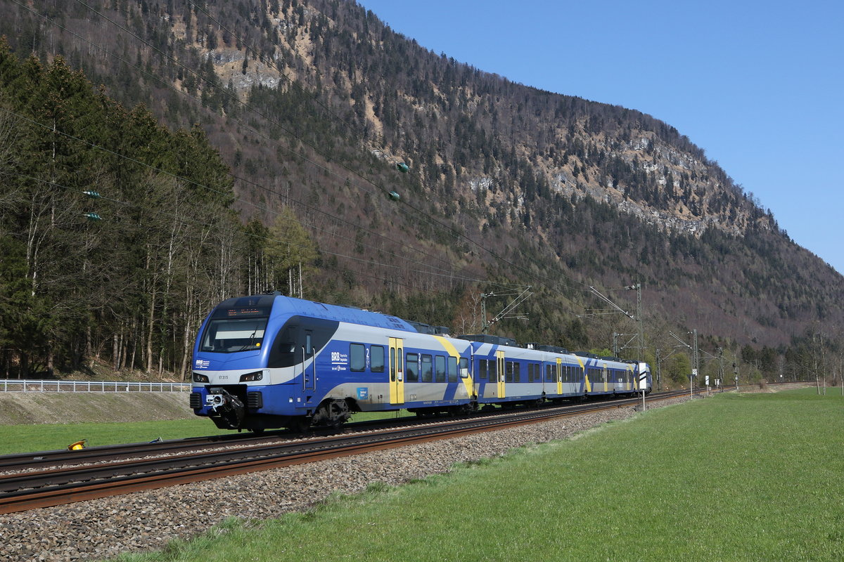 ET 315 aus Rosenheim kommend am 21. April 2021 bei Niederaudorf.