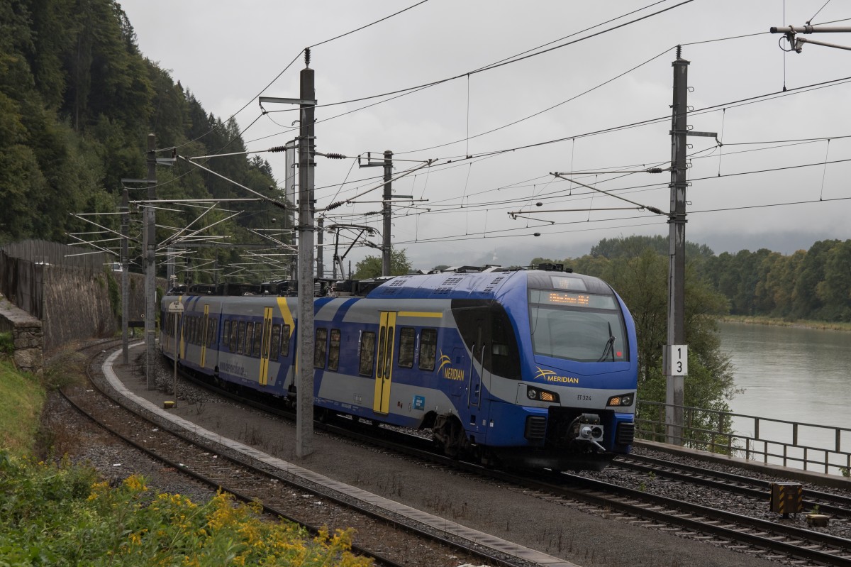 ET 324 auf dem Weg von Rosenheim nach Kufstein am 25. August 2015, kurz vor Kufstein.