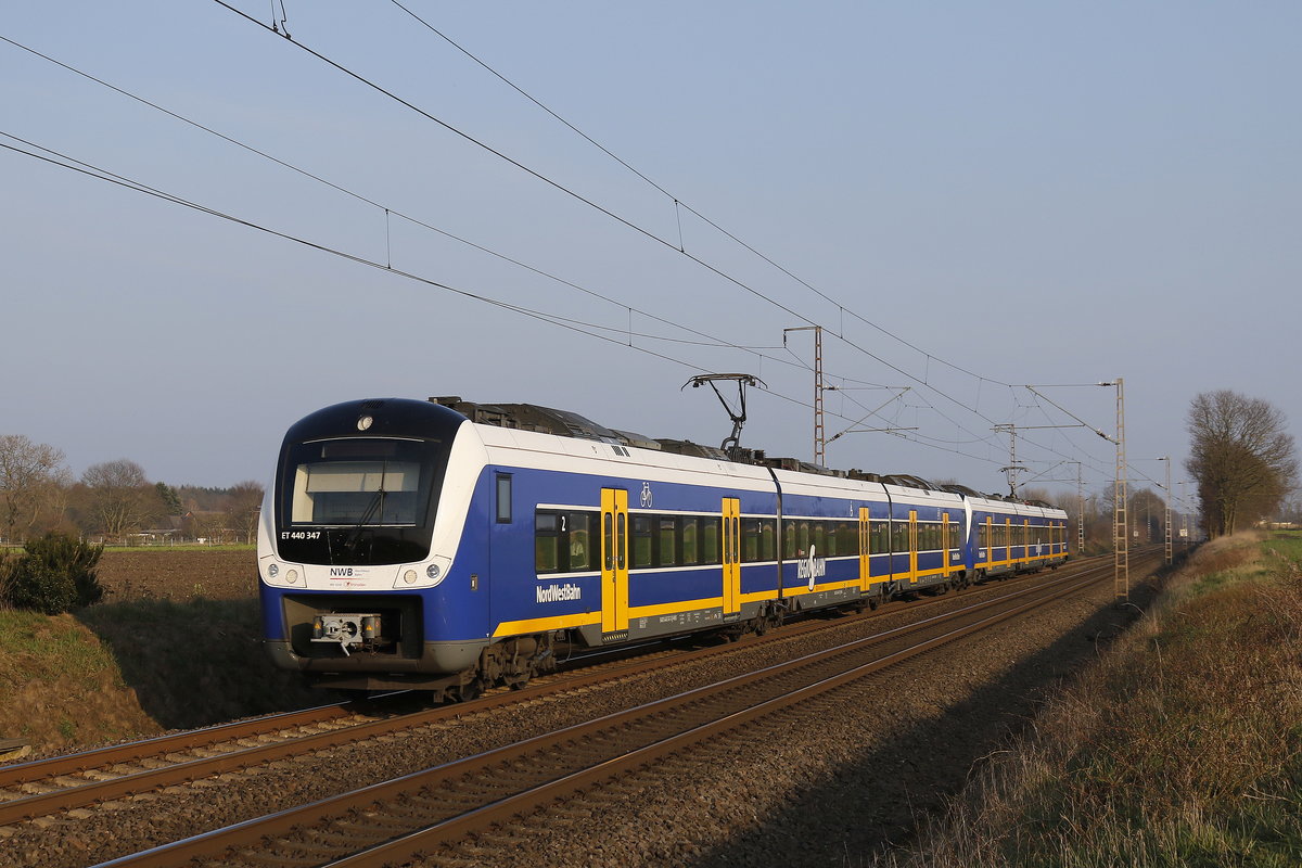 ET 440 347 war am 29. Mrz 2019 kurz vor Loxstedt in Richtung Bremerhaven unterwegs.