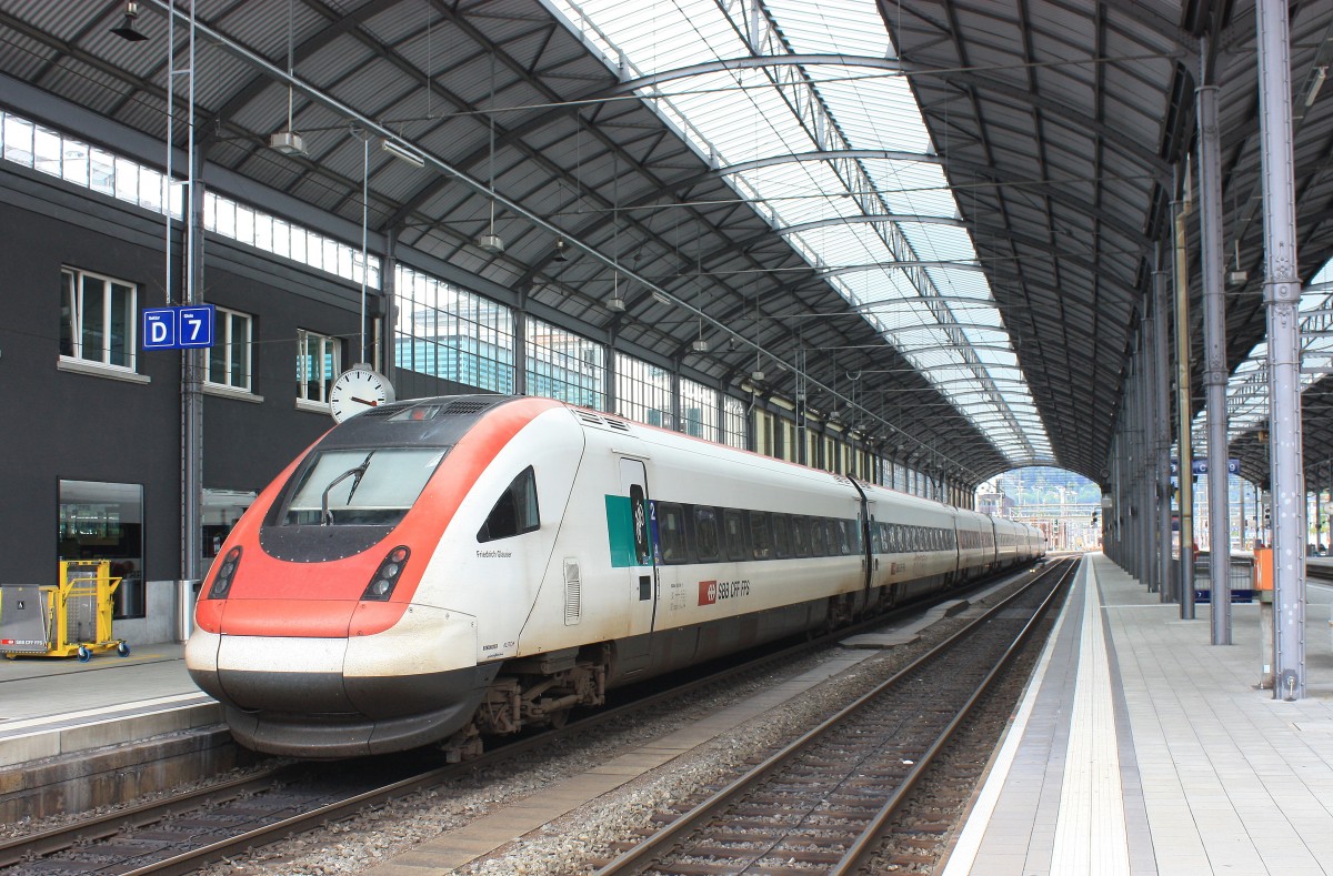 ICN 500 019  Friedrich Glauser  am 20. August 2014 im Bahnhof von Olten.