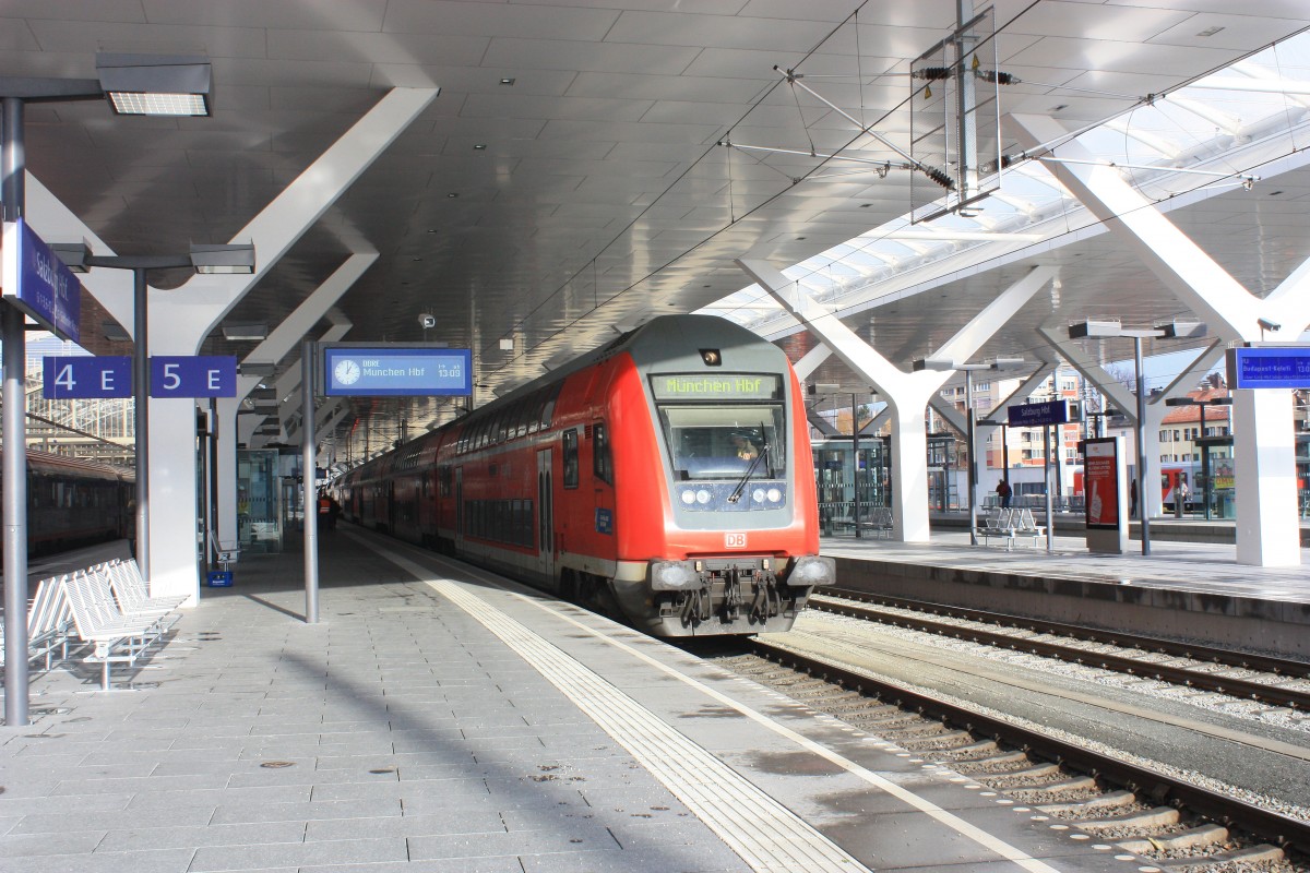 Im  Salzburger Hauptbahnhof  am 30. November 2013.