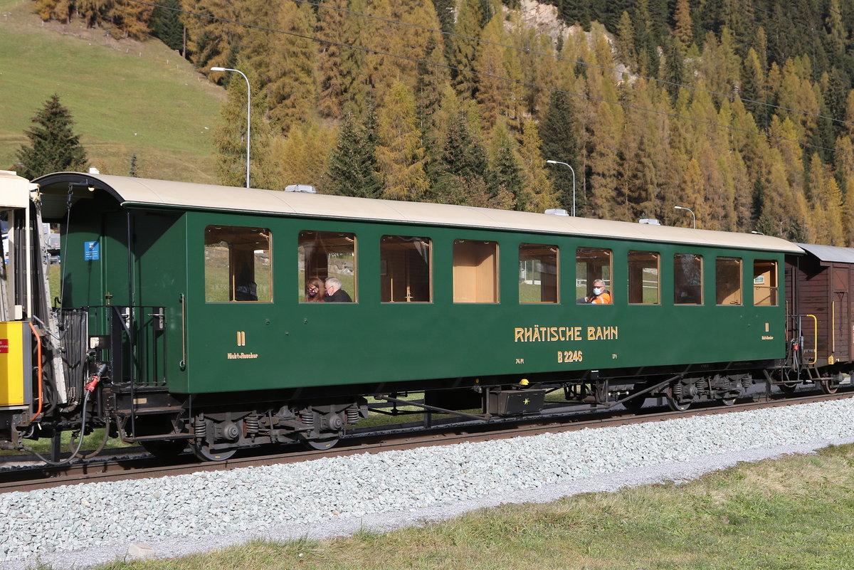 Personenwagen B 2246 am 21. Oktober 2020 bei Davos-Frauenkirch.