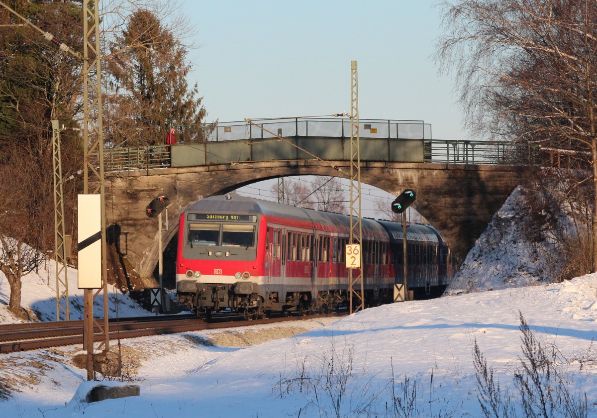 Schiebend in Richtung Salzburg im Einsatz am 26. Januar 2012 bei bersee.